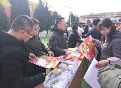 慶陽(yáng)市科協(xié)開展2020年文化科技衛(wèi)生“三下鄉(xiāng)”集中服務(wù)活動(dòng) 助力鄉(xiāng)村振興