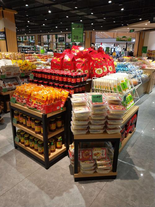 荊門新天城應(yīng)季商品陳列圖片